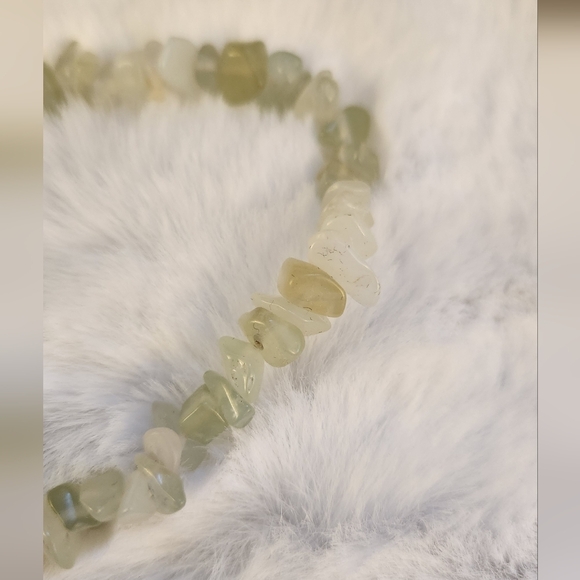 Light Green Crystal Bracelet - Picture 2 of 4